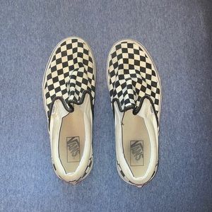 CHECKERED VANS